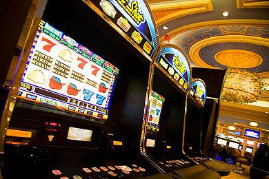 「黑暗嘉年华」及人气角色正式上线！首月玩家排行榜上的擂主会是谁呢？